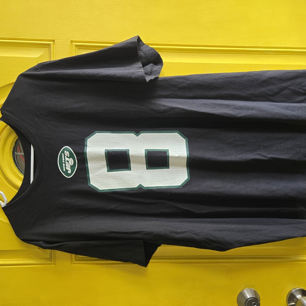 NWOT NIKE MENS JETS AARON ROGERS SPORTS Black T-Shirt with Number 8 Graphic